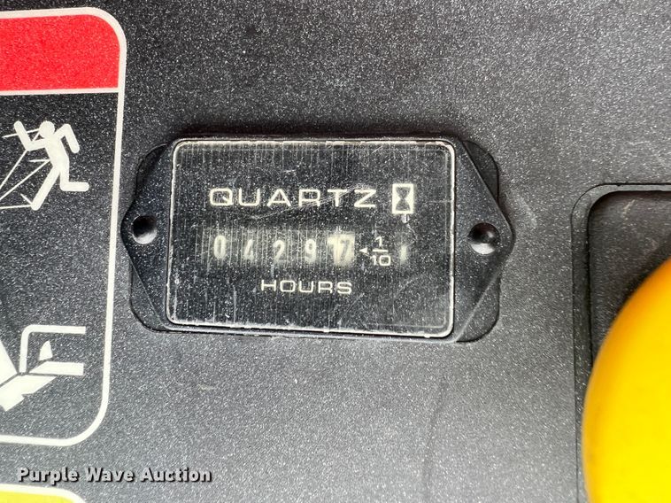image for item JH9251 Exmark Lazer Z HP  ZTR lawn mower