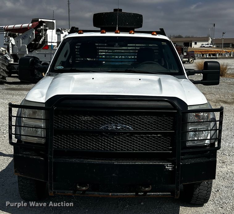 image for item JH9277 2011 Ford F450 Super Duty  flatbed truck