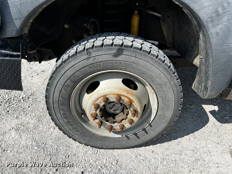 image for item JH9277 2011 Ford F450 Super Duty  flatbed truck