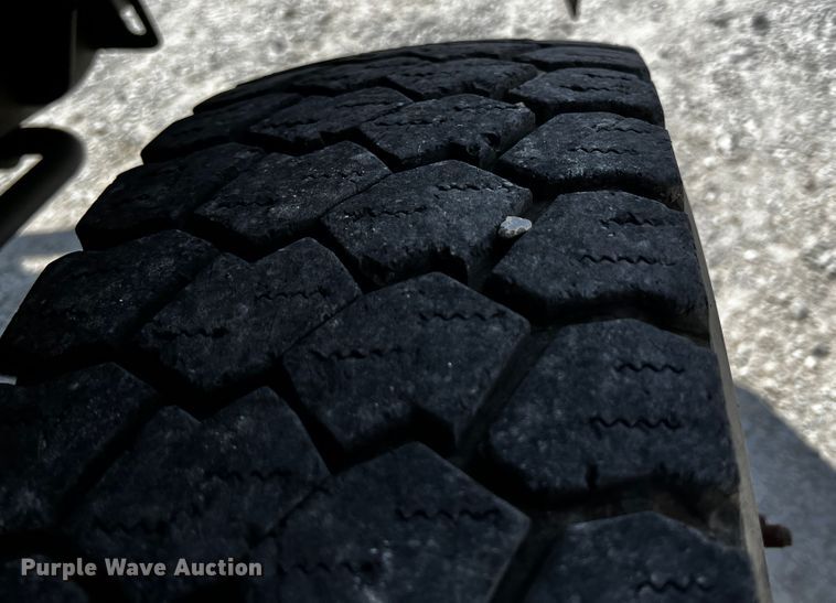 image for item JH9277 2011 Ford F450 Super Duty  flatbed truck