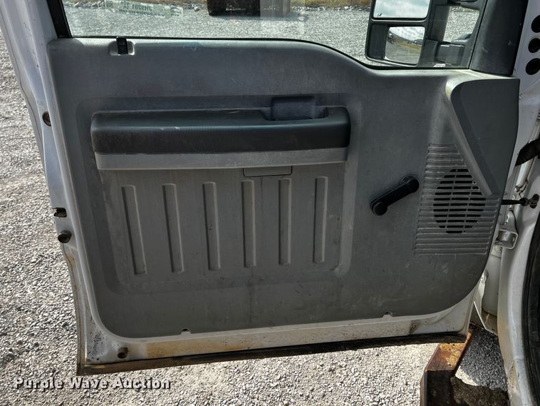 image for item JH9281 2011 Ford F450 Super Duty  flatbed truck