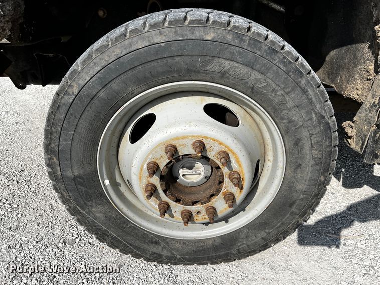 image for item JH9281 2011 Ford F450 Super Duty  flatbed truck