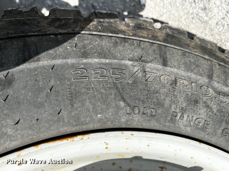 image for item JH9281 2011 Ford F450 Super Duty  flatbed truck