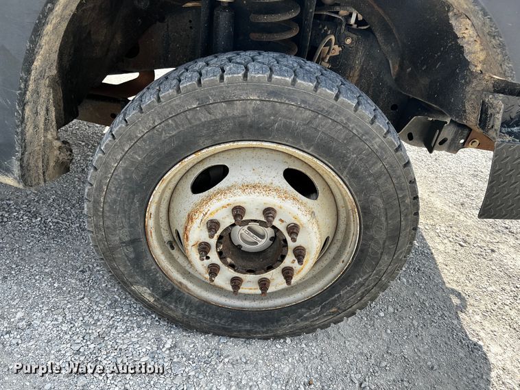 image for item JH9281 2011 Ford F450 Super Duty  flatbed truck