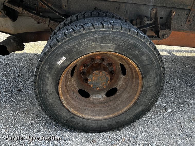 image for item JH9281 2011 Ford F450 Super Duty  flatbed truck