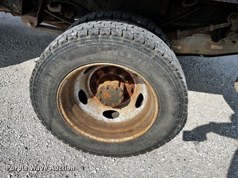 image for item JH9281 2011 Ford F450 Super Duty  flatbed truck