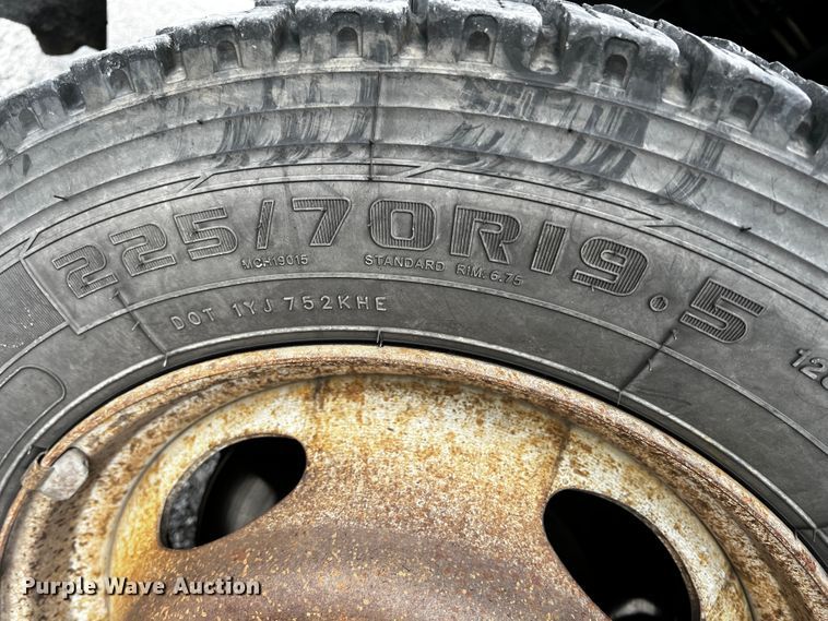 image for item JH9282 2014 Ford F450 Super Duty  flatbed truck