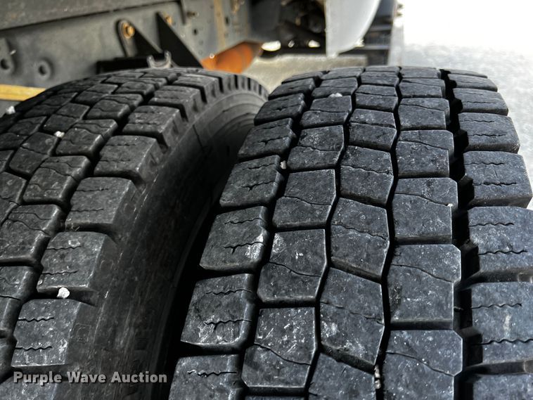 image for item JH9282 2014 Ford F450 Super Duty  flatbed truck