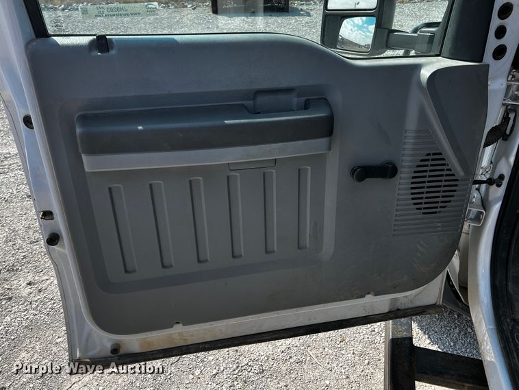 image for item JH9283 2014 Ford F450 Super Duty  flatbed truck