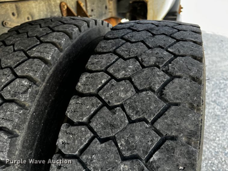 image for item JH9283 2014 Ford F450 Super Duty  flatbed truck