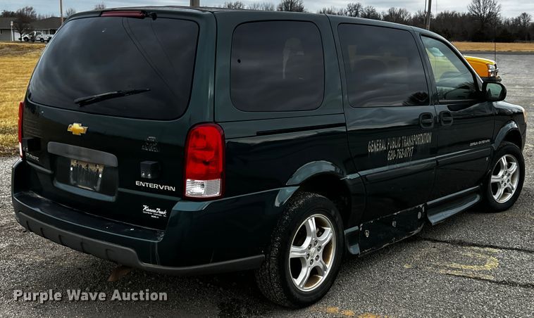 image for item JH9287 2006 Chevrolet Uplander  handicap accessible van