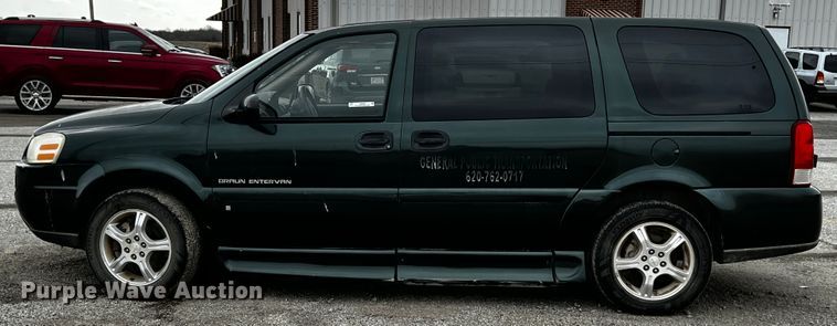 image for item JH9287 2006 Chevrolet Uplander  handicap accessible van