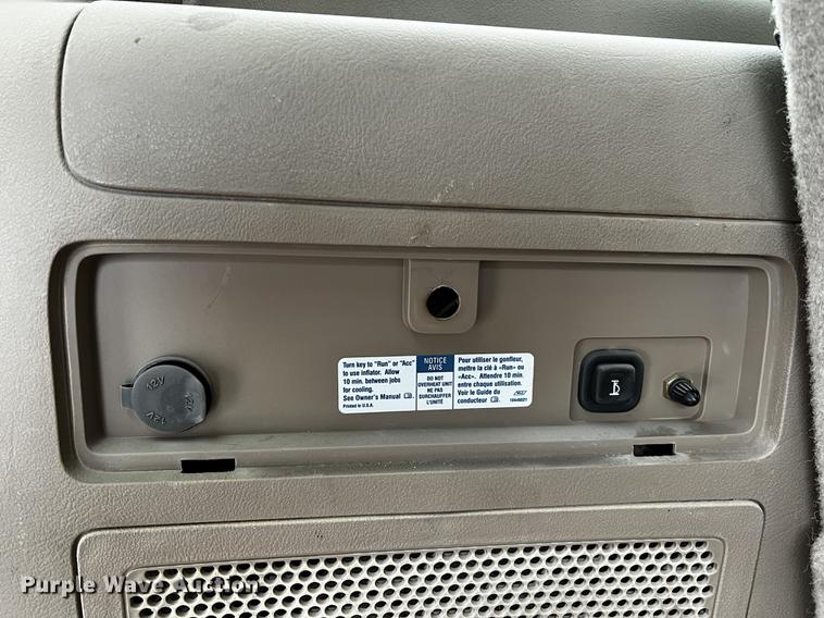 image for item JH9287 2006 Chevrolet Uplander  handicap accessible van