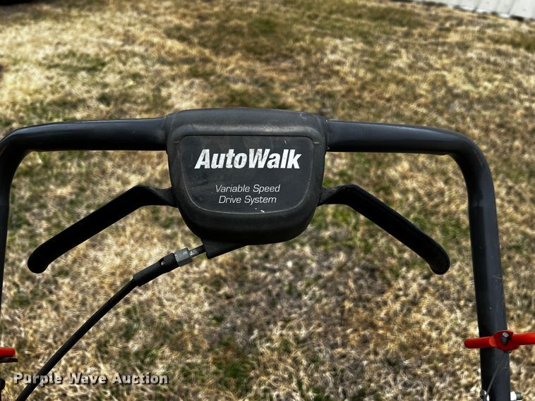 image for item JH9290 Lawn equipment