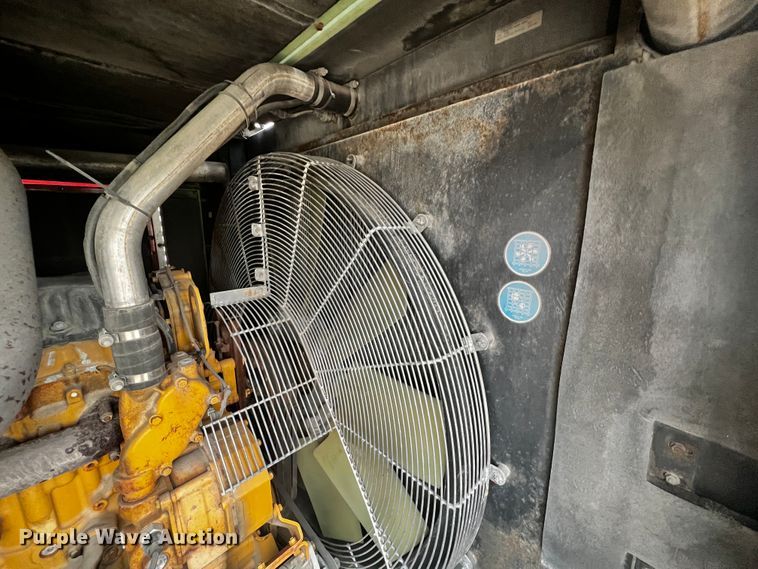 image for item JH9291 Sullair 1450  air compressor