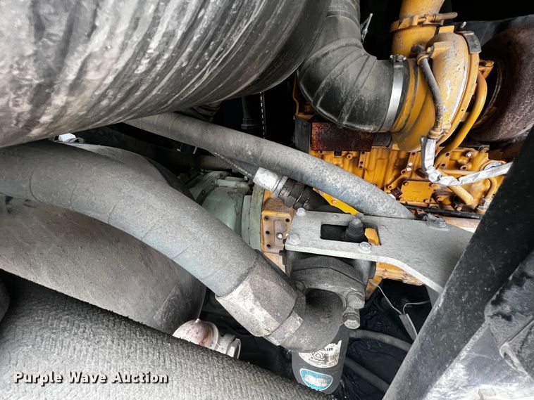 image for item JH9291 Sullair 1450  air compressor