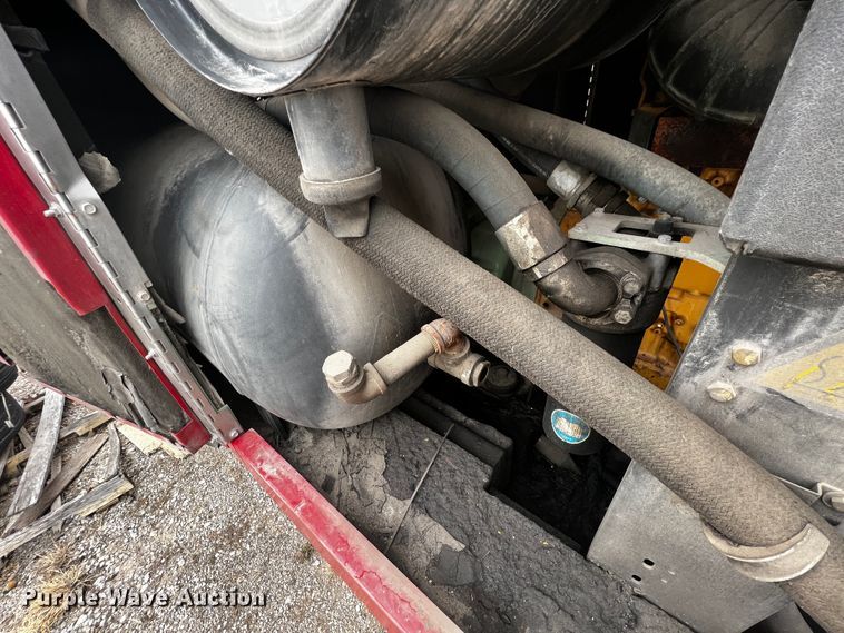 image for item JH9291 Sullair 1450  air compressor