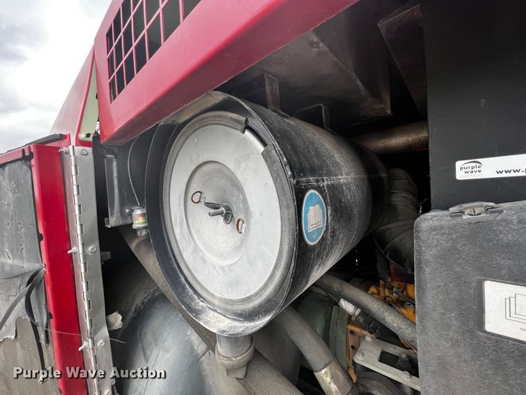 image for item JH9291 Sullair 1450  air compressor