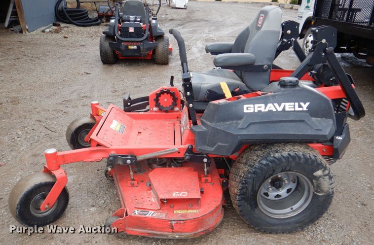 image for item JJ9222 Gravely Pro-Turn 460  ZTR lawn mower