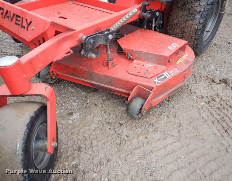 image for item JJ9222 Gravely Pro-Turn 460  ZTR lawn mower