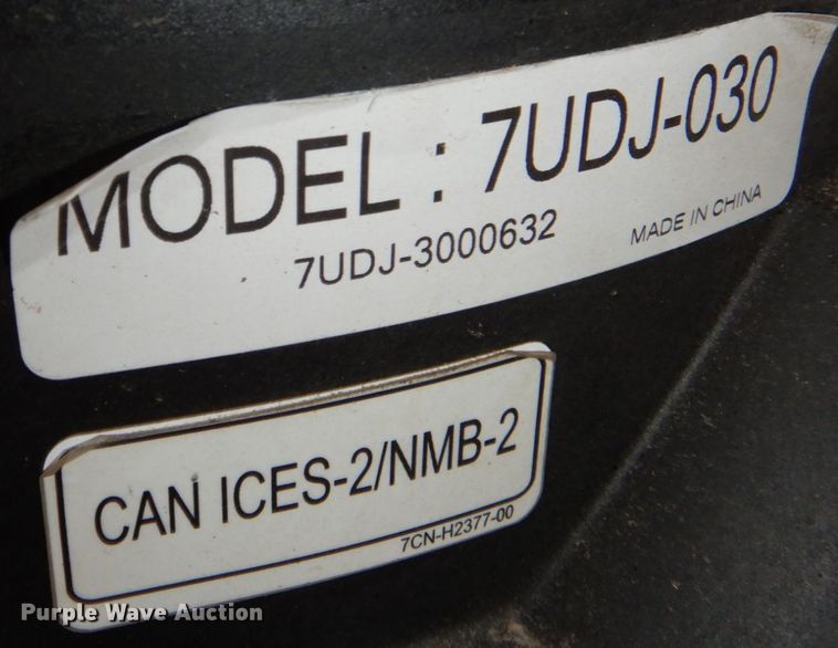 image for item JJ9222 Gravely Pro-Turn 460  ZTR lawn mower