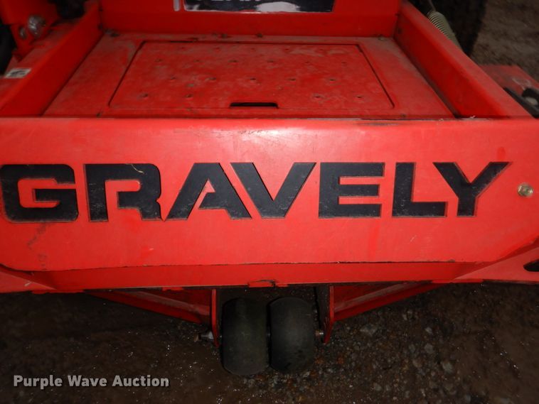 image for item JJ9222 Gravely Pro-Turn 460  ZTR lawn mower