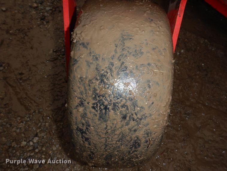 image for item JJ9222 Gravely Pro-Turn 460  ZTR lawn mower