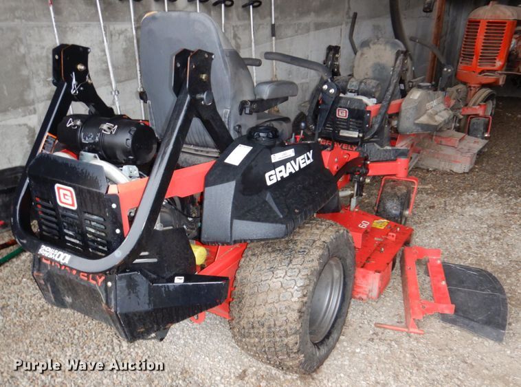 image for item JJ9223 Gravely Pro-Turn 460  ZTR lawn mower