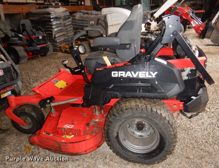 image for item JJ9223 Gravely Pro-Turn 460  ZTR lawn mower
