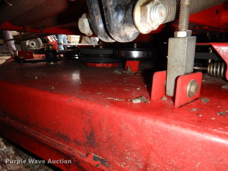 image for item JJ9223 Gravely Pro-Turn 460  ZTR lawn mower