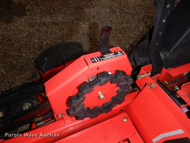 image for item JJ9223 Gravely Pro-Turn 460  ZTR lawn mower