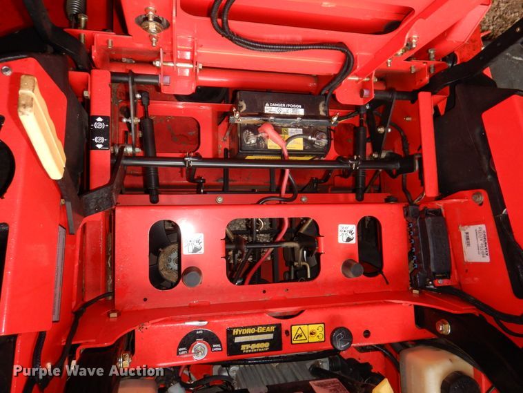 image for item JJ9223 Gravely Pro-Turn 460  ZTR lawn mower