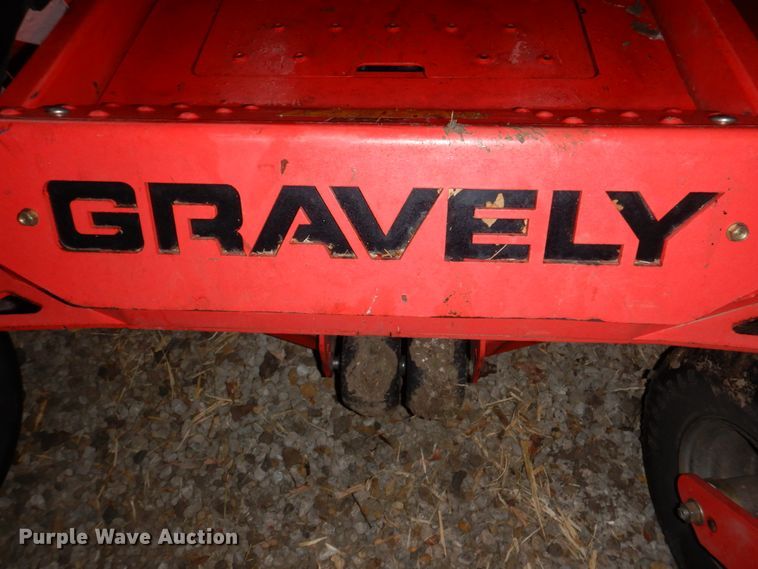 image for item JJ9223 Gravely Pro-Turn 460  ZTR lawn mower