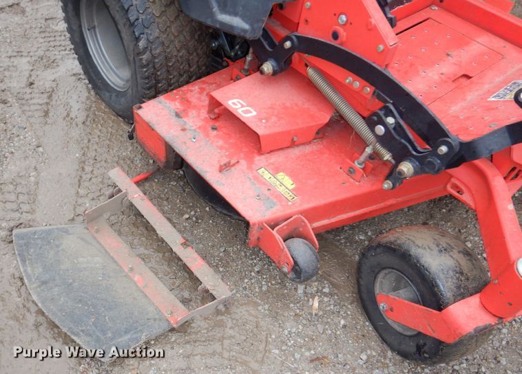 image for item JJ9225 Gravely Pro-Turn 460  ZTR lawn mower