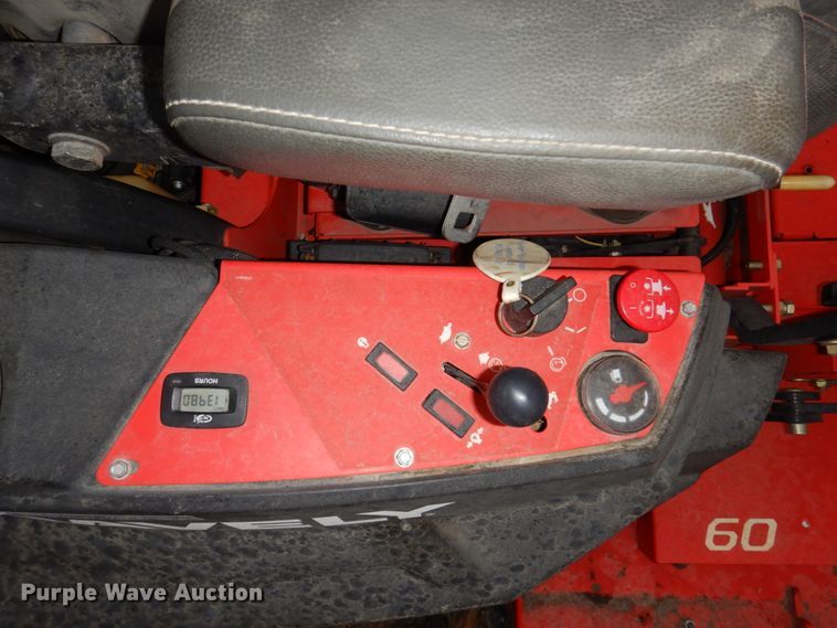 image for item JJ9225 Gravely Pro-Turn 460  ZTR lawn mower