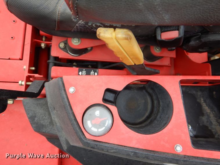 image for item JJ9225 Gravely Pro-Turn 460  ZTR lawn mower