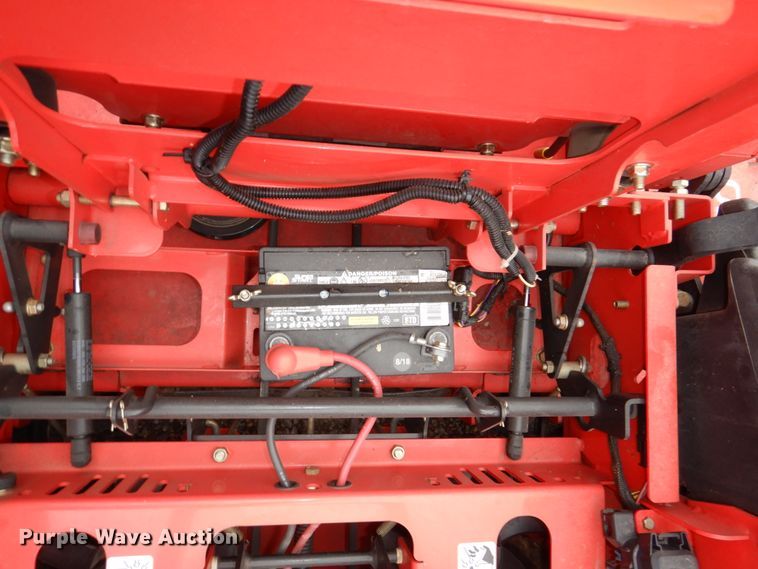 image for item JJ9225 Gravely Pro-Turn 460  ZTR lawn mower