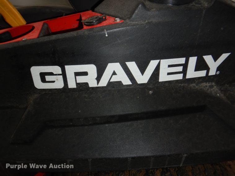 image for item JJ9225 Gravely Pro-Turn 460  ZTR lawn mower