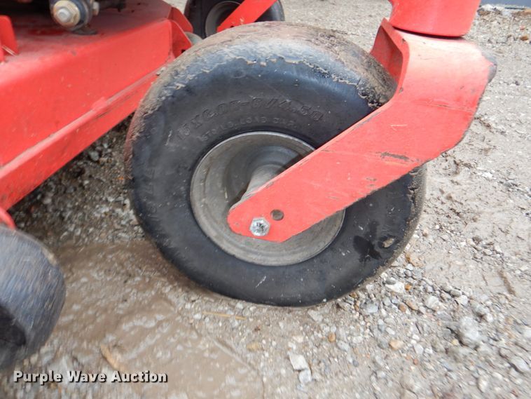 image for item JJ9225 Gravely Pro-Turn 460  ZTR lawn mower