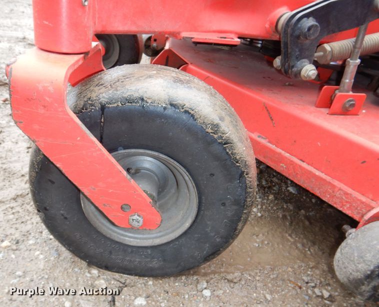 image for item JJ9225 Gravely Pro-Turn 460  ZTR lawn mower