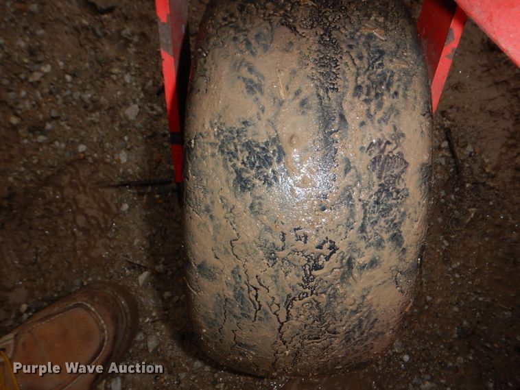 image for item JJ9225 Gravely Pro-Turn 460  ZTR lawn mower