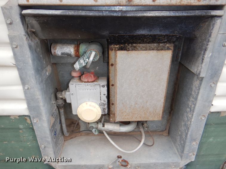 image for item JJ9228 1971 Prowler  camper