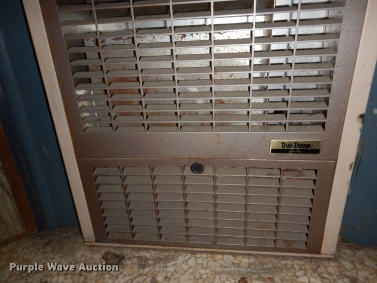 image for item JJ9228 1971 Prowler  camper