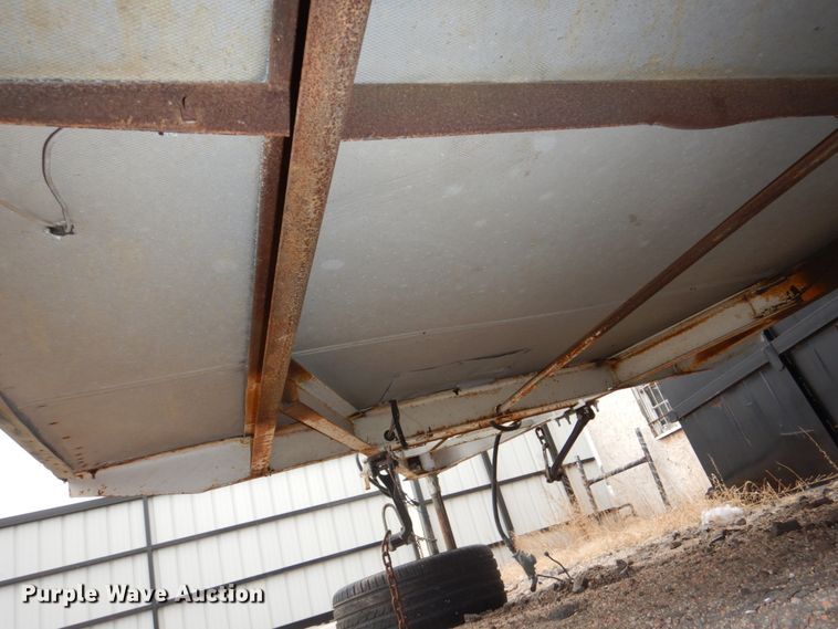 image for item JJ9228 1971 Prowler  camper