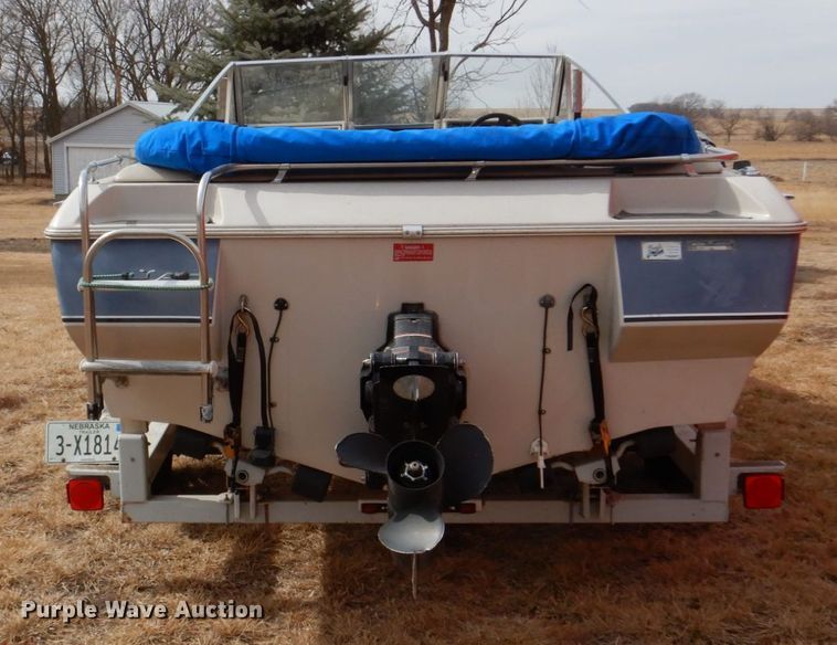 image for item JJ9295 1986 Larson  boat