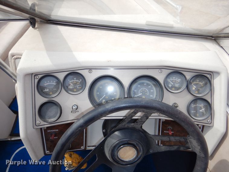 image for item JJ9295 1986 Larson  boat