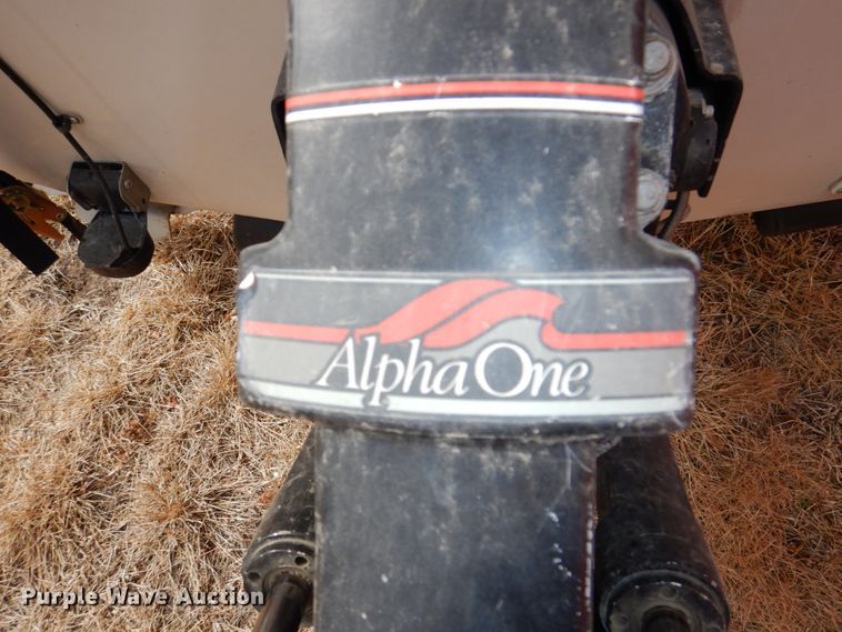 image for item JJ9295 1986 Larson  boat