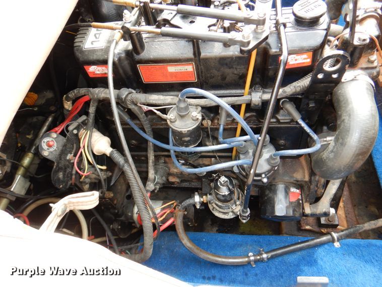 image for item JJ9295 1986 Larson  boat