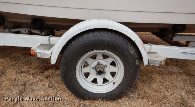 image for item JJ9295 1986 Larson  boat