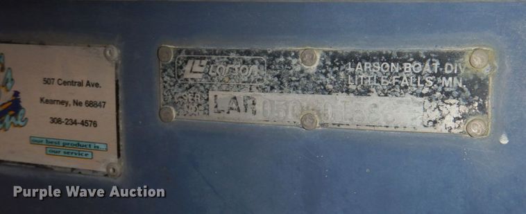 image for item JJ9295 1986 Larson  boat